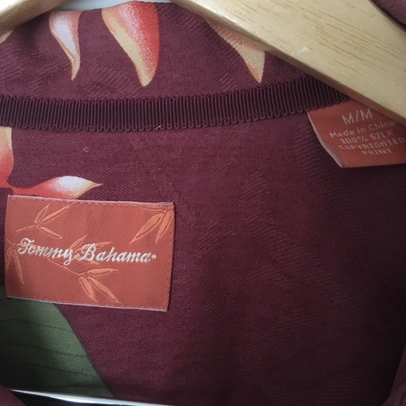 ❌Red and green Tommy bahama Button Up Shirt - Picture 4 of 4